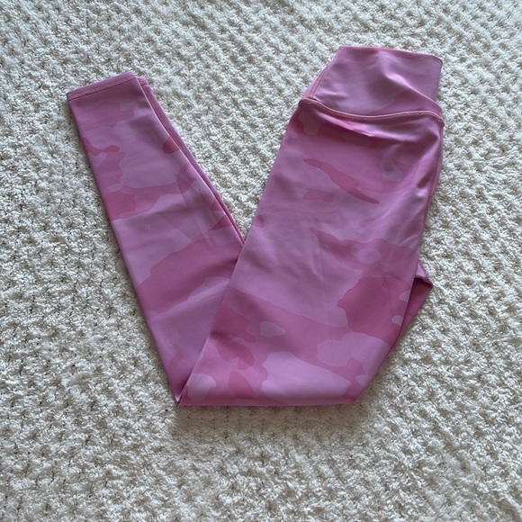 Alo Pink Camo Leggings - Picture 2 of 4
